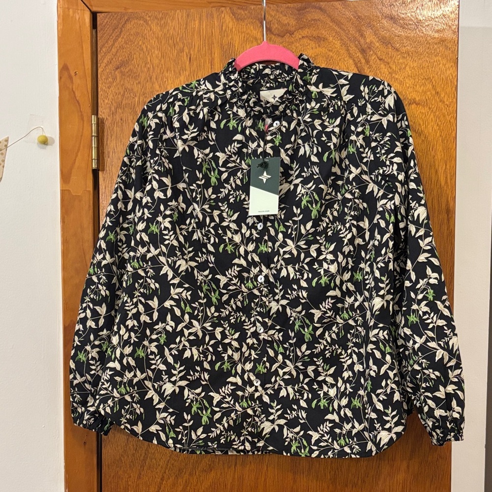 NWT Tuckernuck Verdant Iris Avalon Floral Button Down Blouse in Size Small